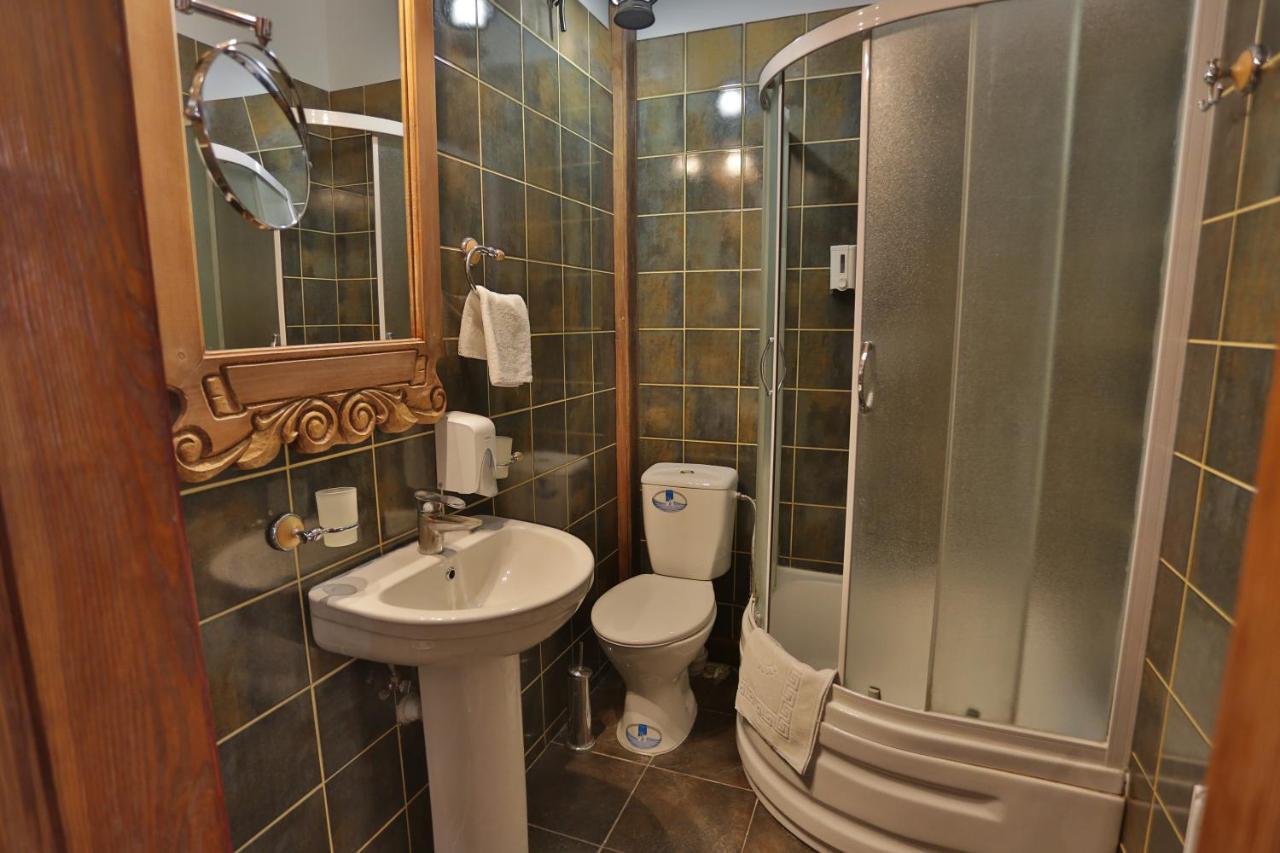 Hotel Fortetsya Hetmana Hatne Exterior photo