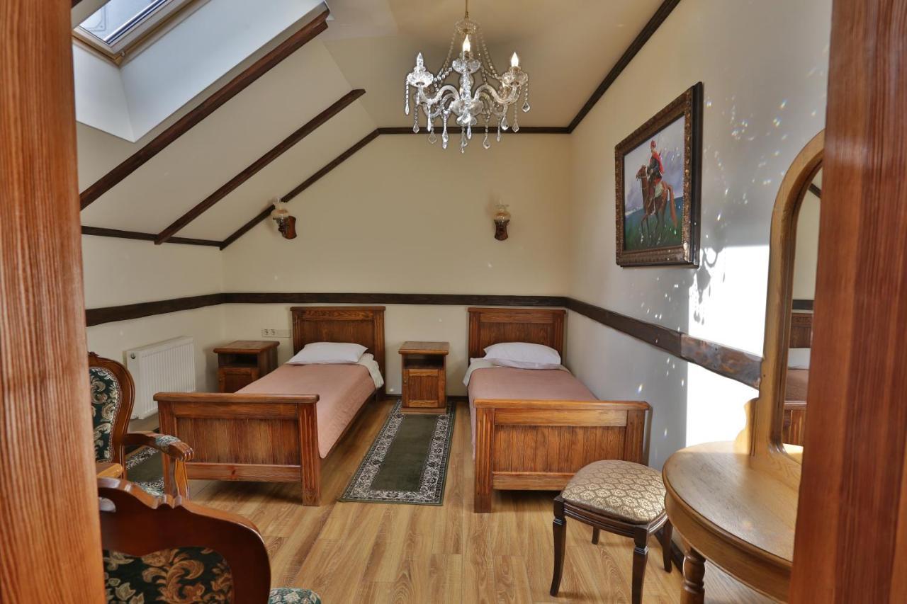 Hotel Fortetsya Hetmana Hatne Exterior photo