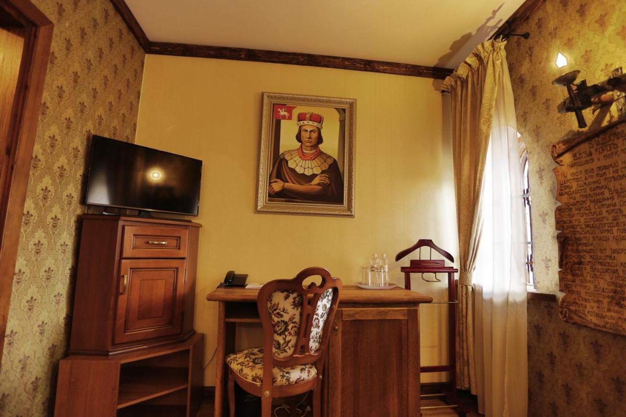 Hotel Fortetsya Hetmana Hatne Exterior photo