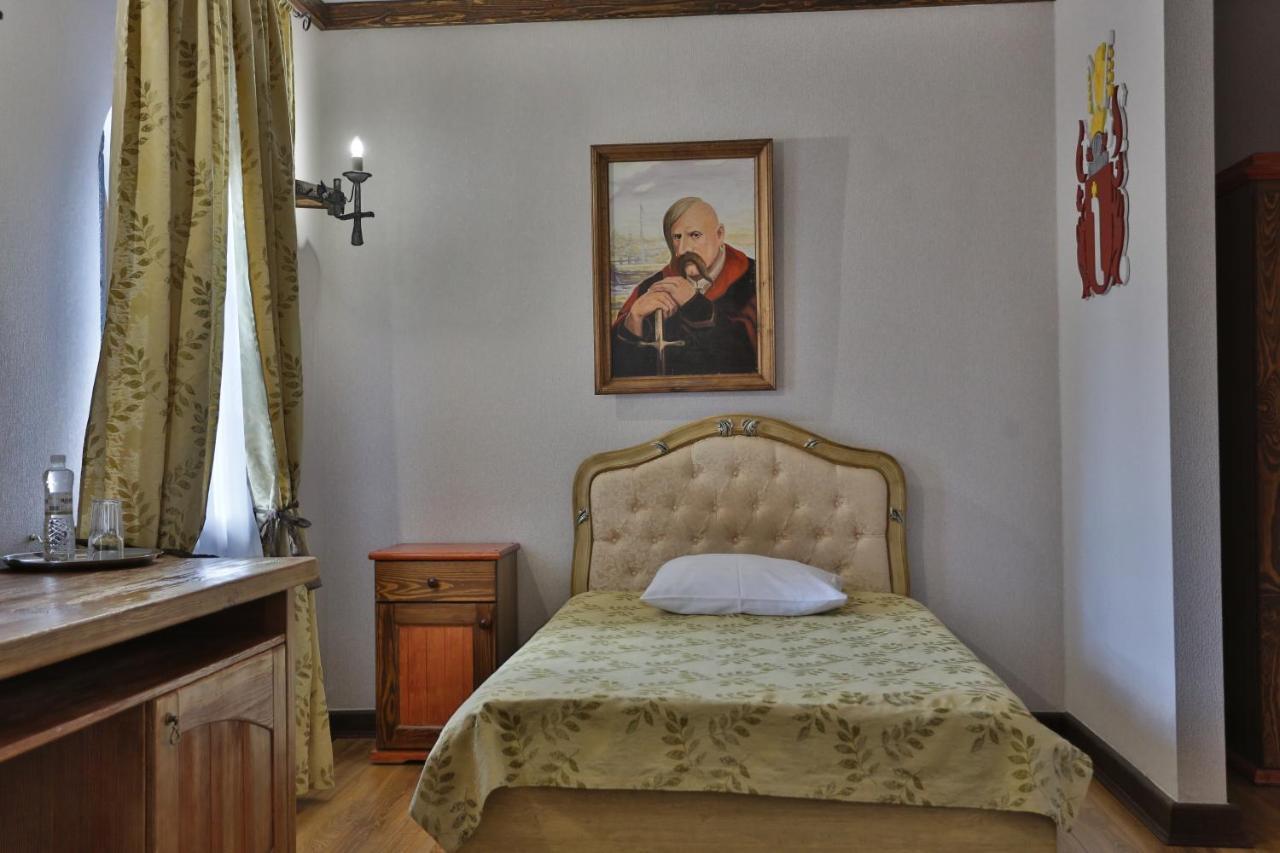 Hotel Fortetsya Hetmana Hatne Exterior photo