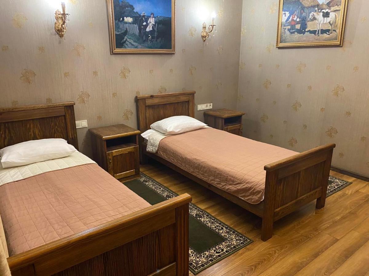 Hotel Fortetsya Hetmana Hatne Exterior photo